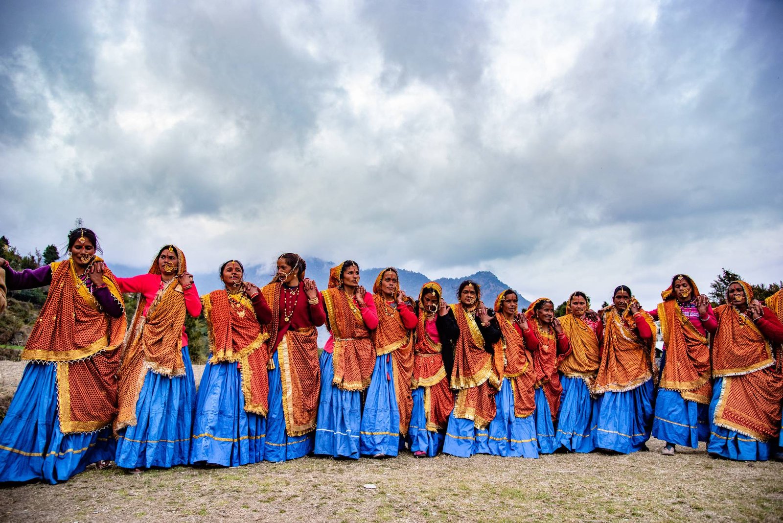Kumaoni women dancing Chanchari dance